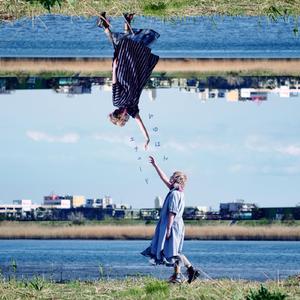 视频一区二区无码制服师生
