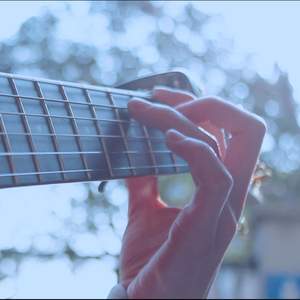 视频一区二区无码制服师生
